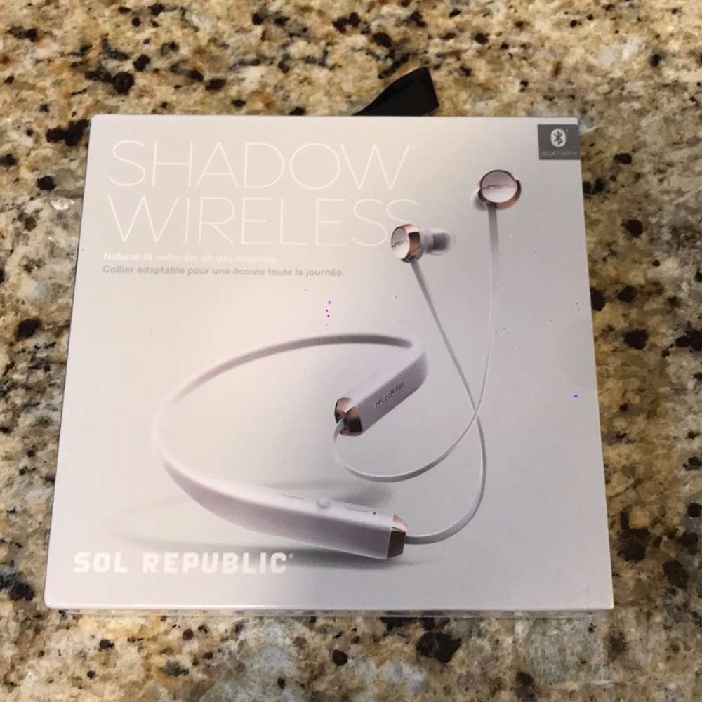 Sol Republic Shadow Wireless Bluetooth headphones